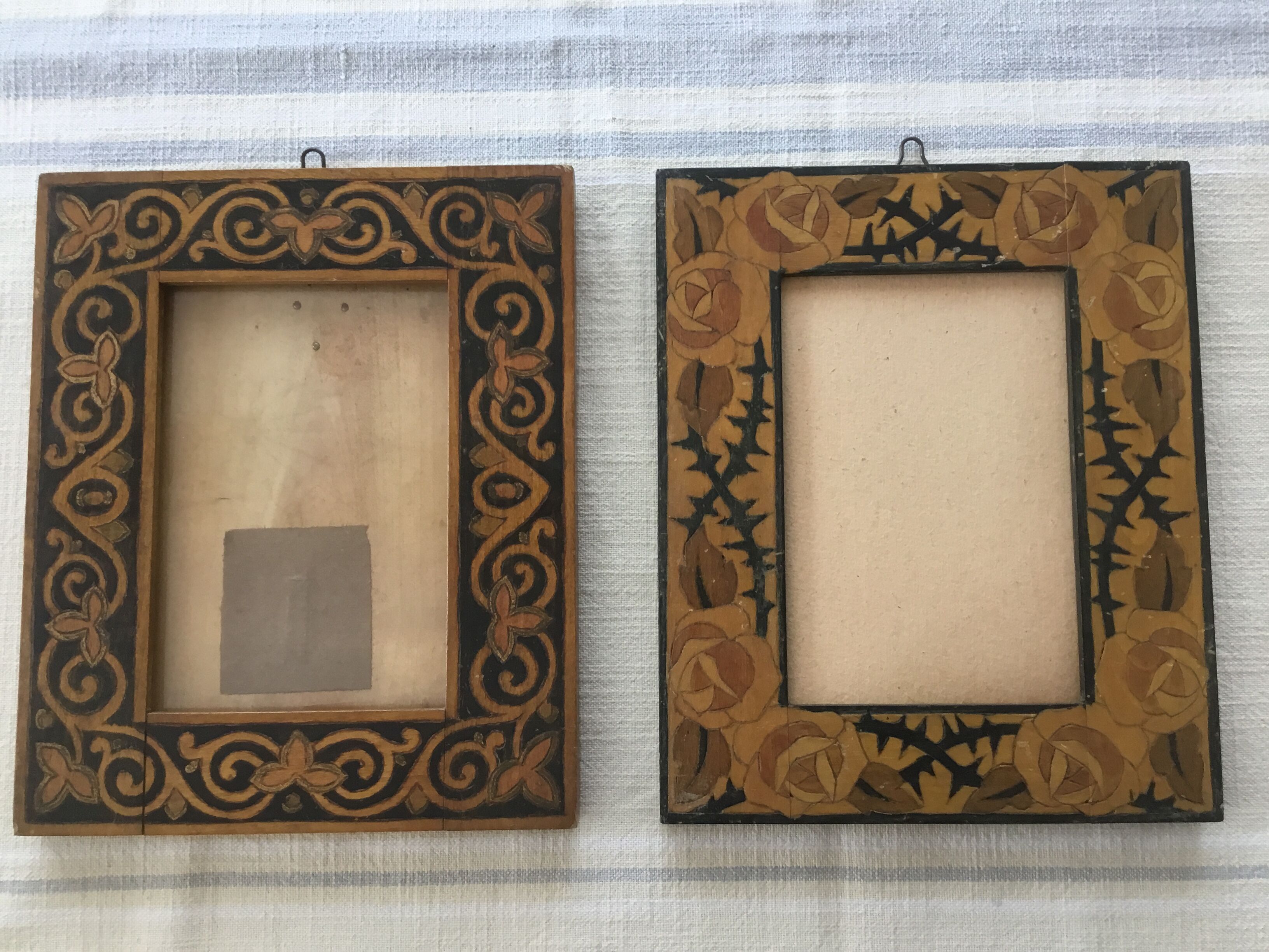 Set of 2 old frames
