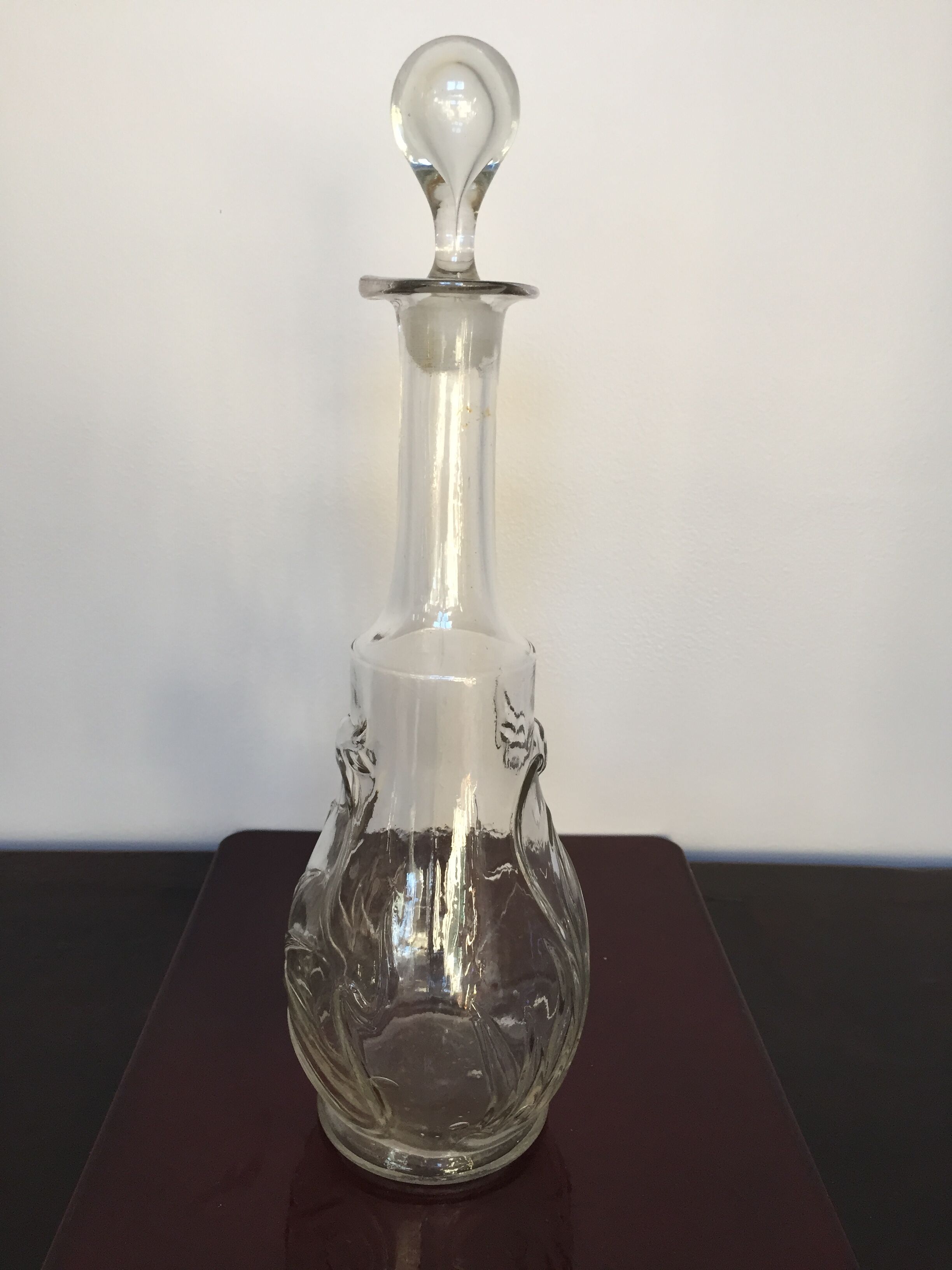 Art Deco stylized flowers carafe with its cap