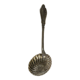 Cuillère à soupoudrer en argent massif