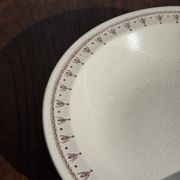 Lot d'un saladier et un plat circulaire frise marron vintage D28