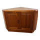 Meuble d'angle vintage dyrlund en teck /. armoire
