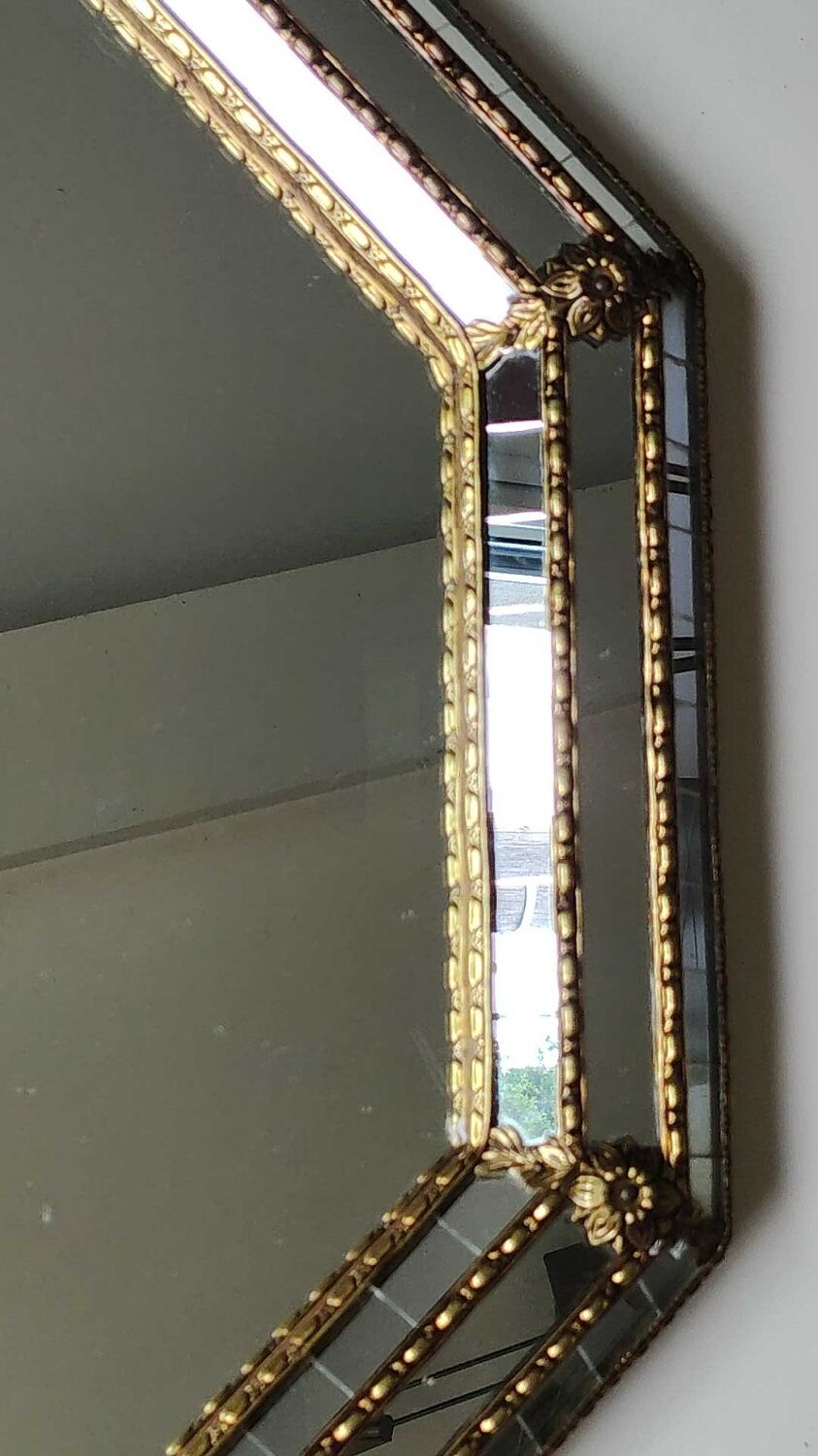 Venetian octagonal mirror murano style. a parecloses/facets. floral and beaded decoration 60 x 60 cm