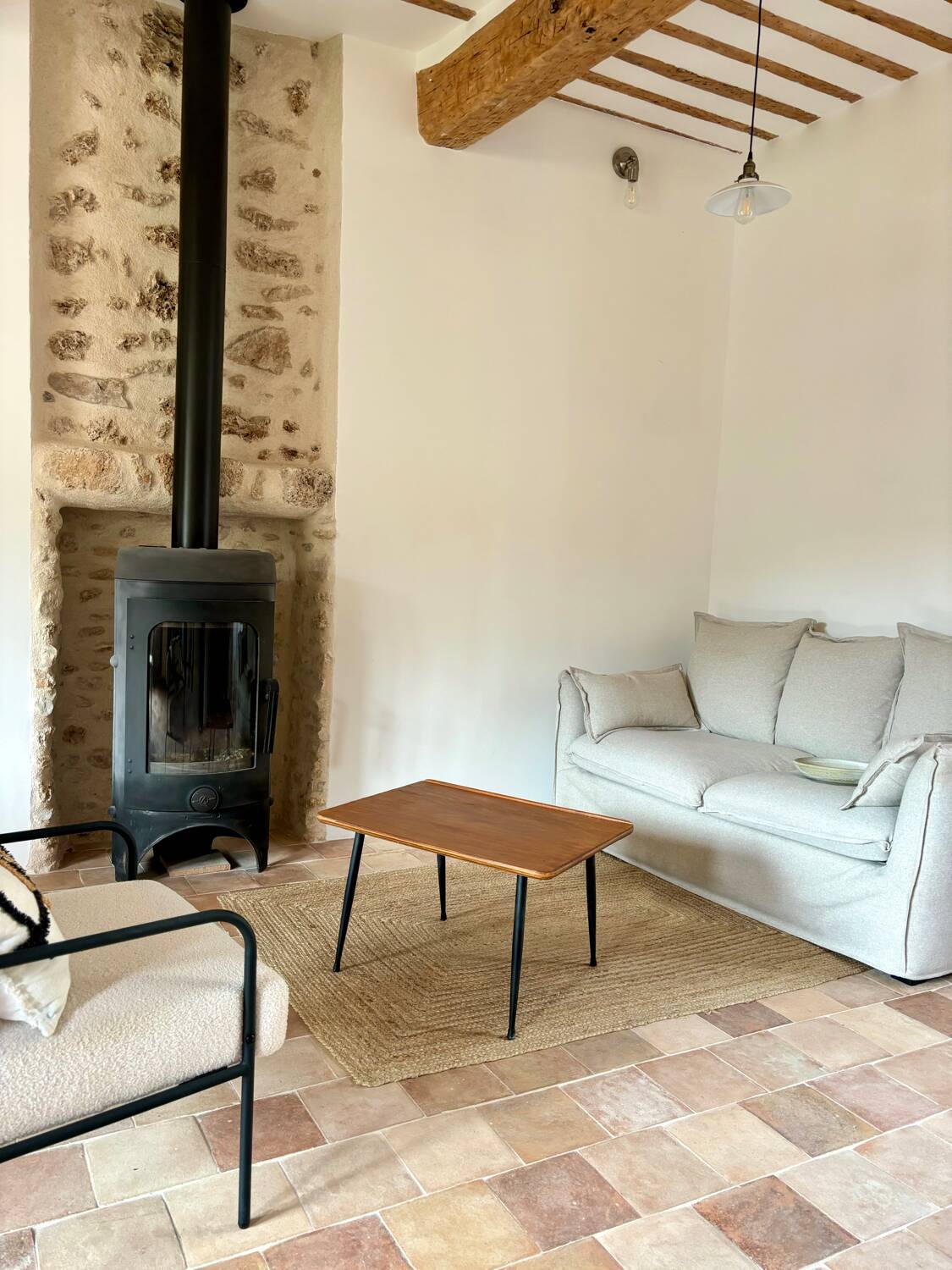 Coffee table with compass legs