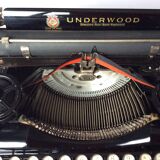 Old-typewriter Underwood portable