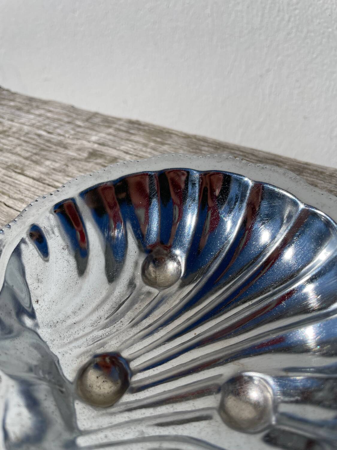 Silver-plated metal shell butter dish