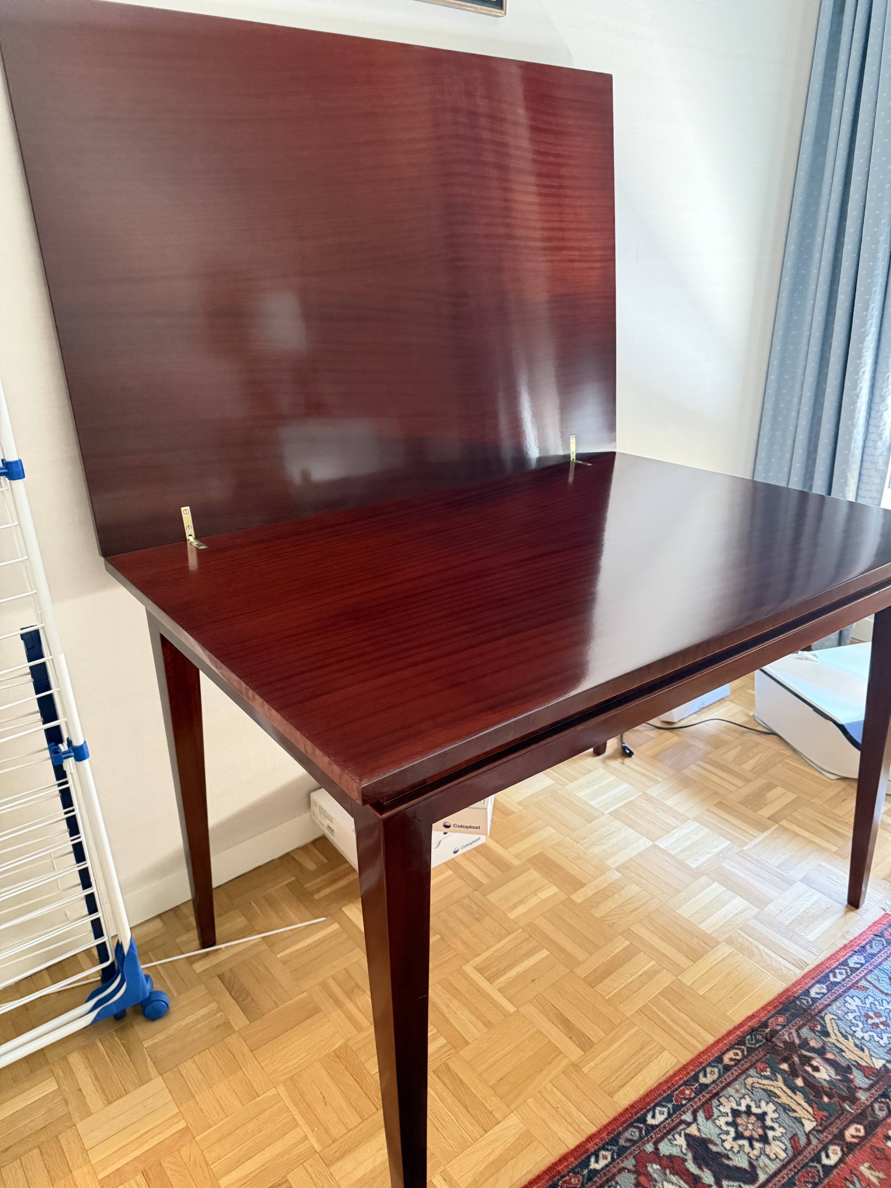 Folding bridge table in solid mahogany – 1950s – professionally restored