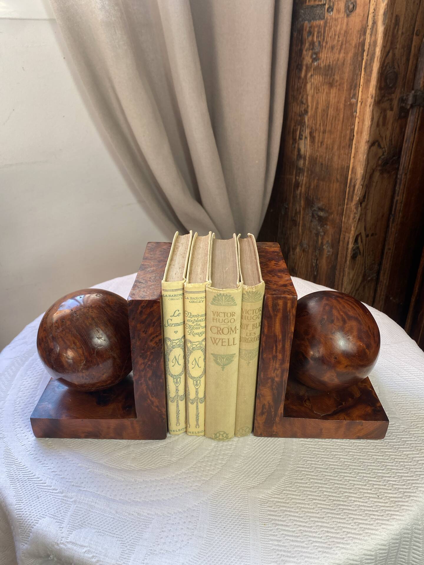 Pair of bookends, sphere, Art Deco