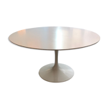Melaminate tulip table by Eero Saarinen for Knoll