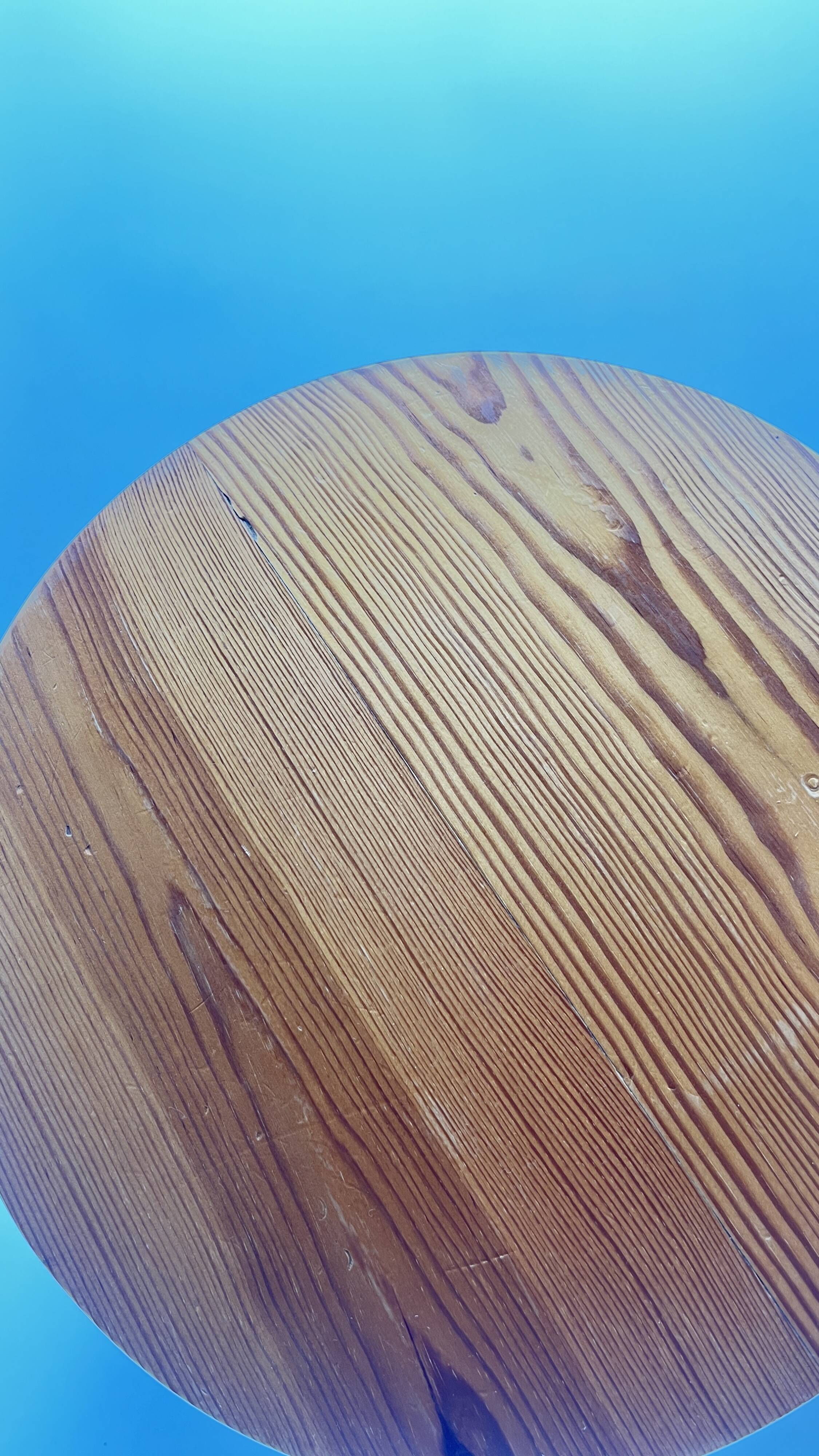 Tripod shepherd's stool in pine