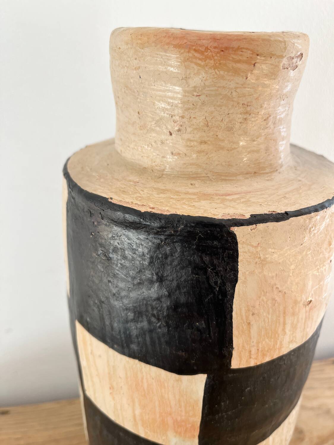 Sejnane terracotta vase