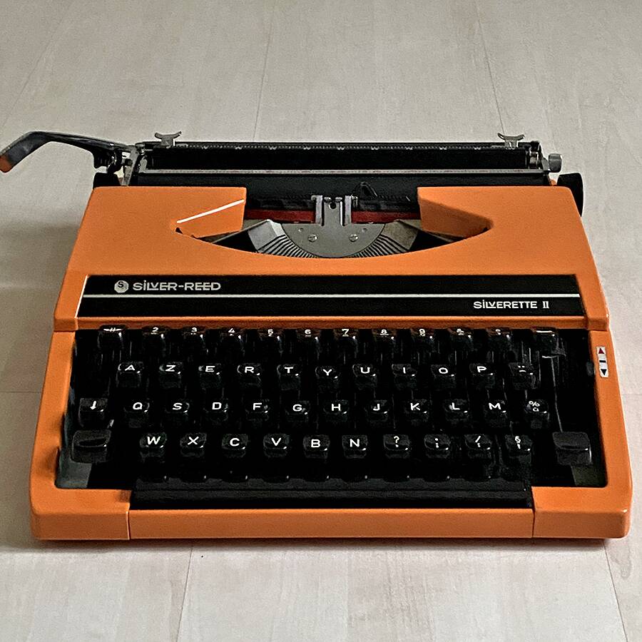 Machine à écrire Silver Reed vintage 70's