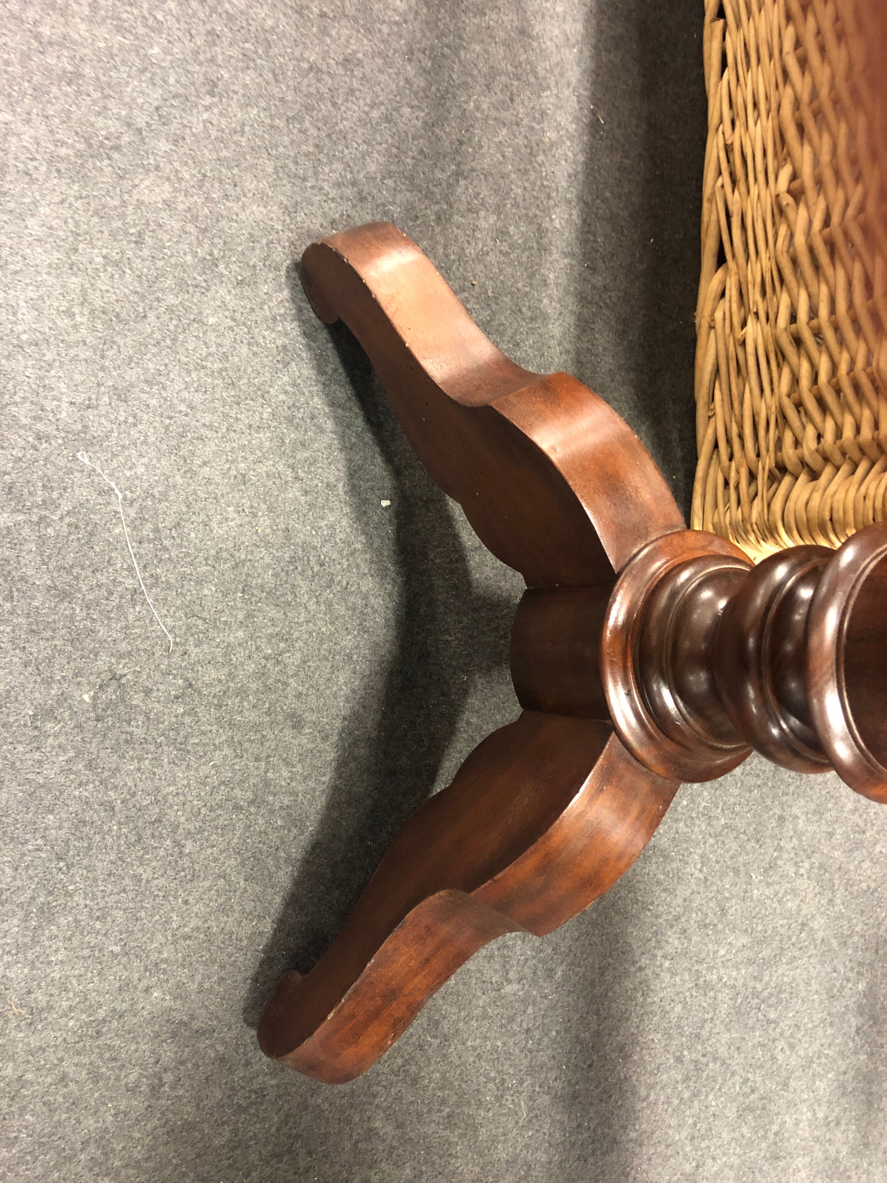 Double-sided lectern