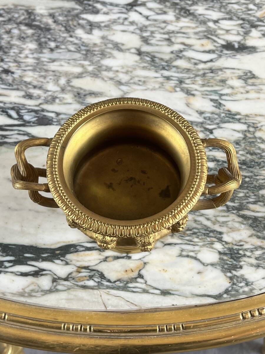 Large Pompeian-style bronze cup with two handles, 19th century.