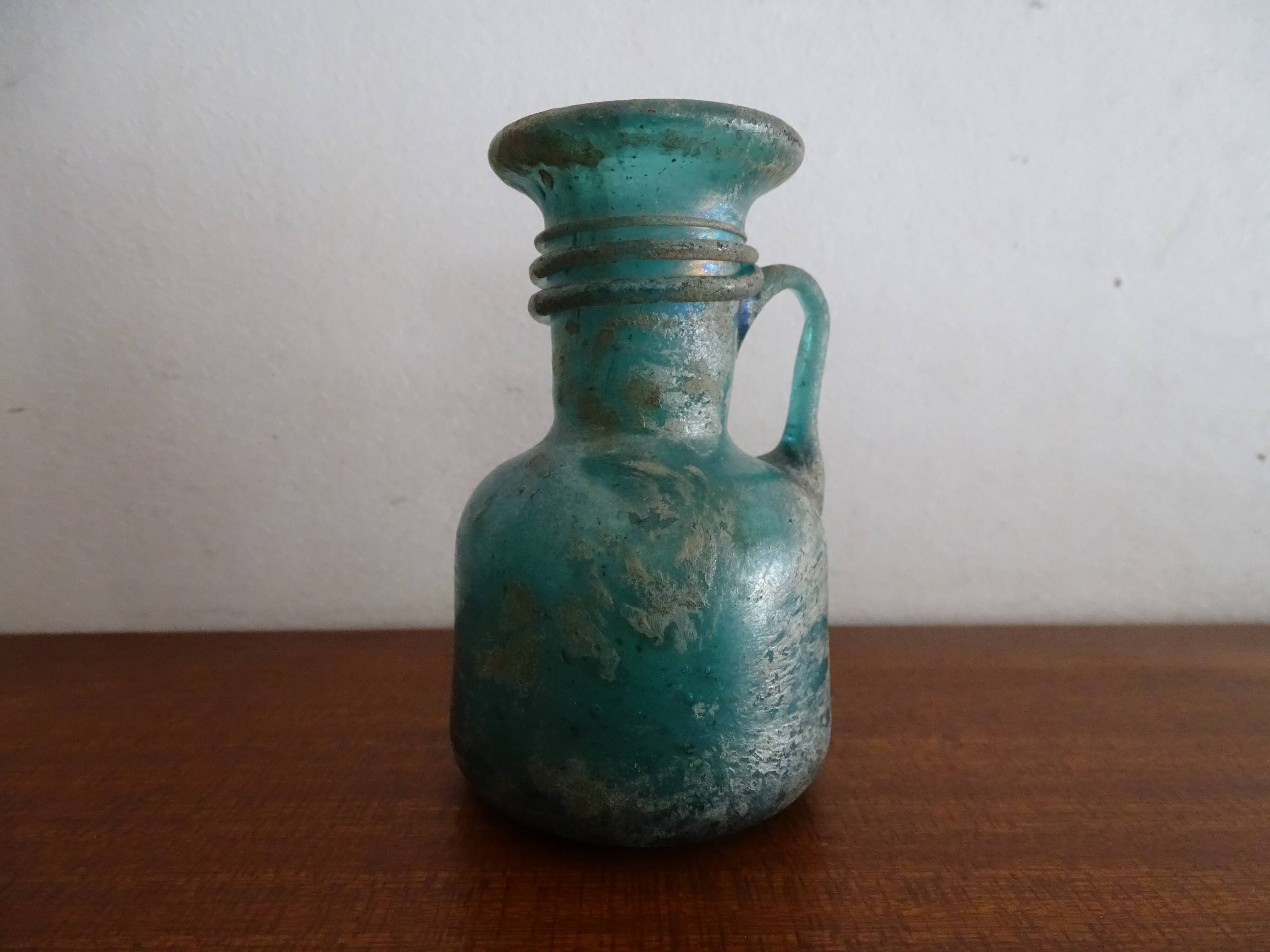 Ancient balsamaire Gallo Roman style iridescent glass paste