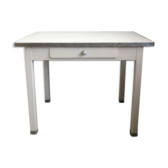 Table de cuisine 1950 en bois et zinc