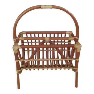 Magazine holder - vintage rattan magazines