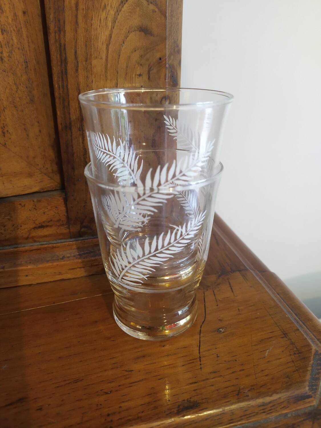 6 vintage glasses with floral pattern