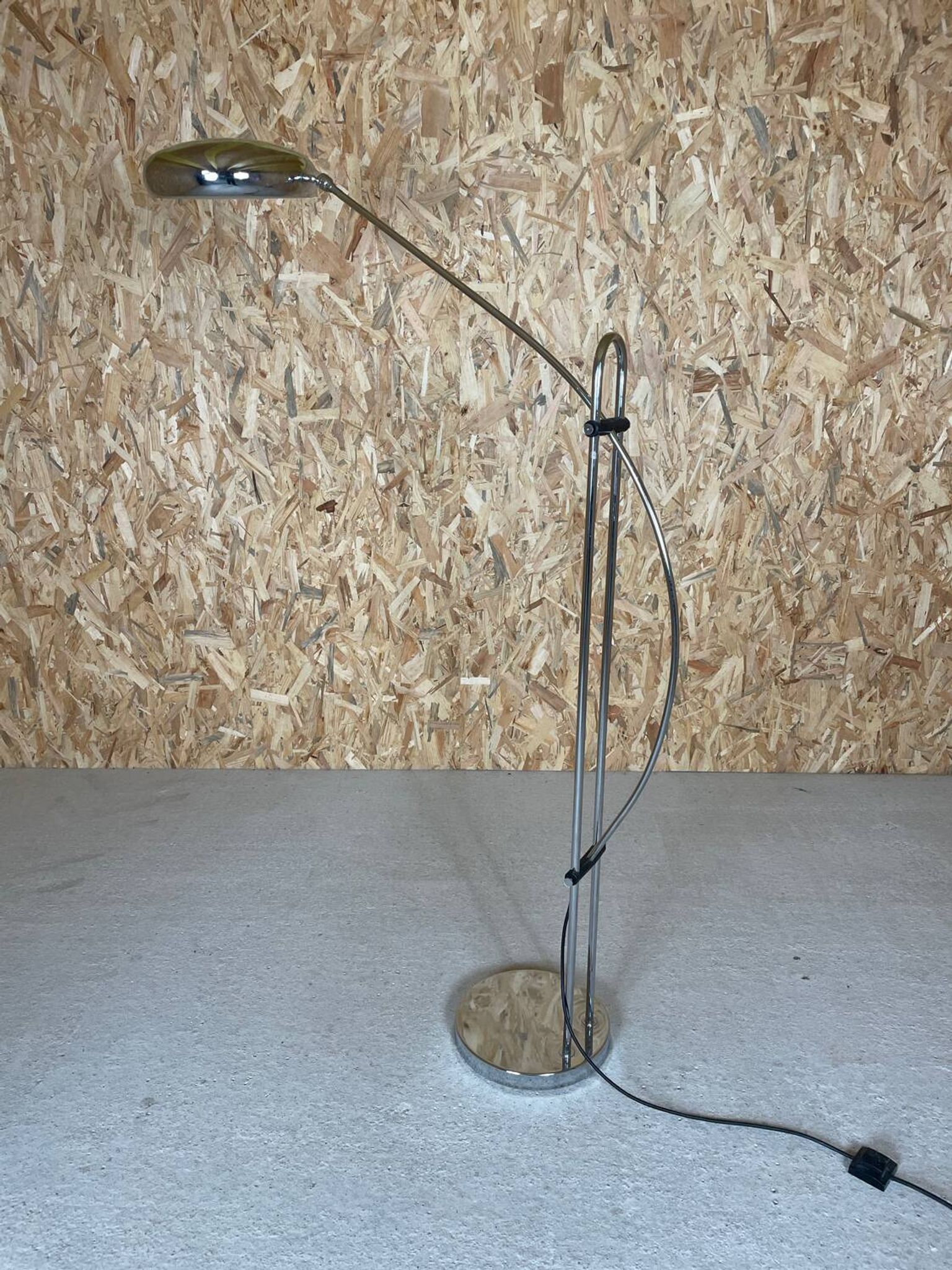 Arc floor lamp