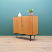 Armoire en frêne, design danois, années 1970, production : Danemark