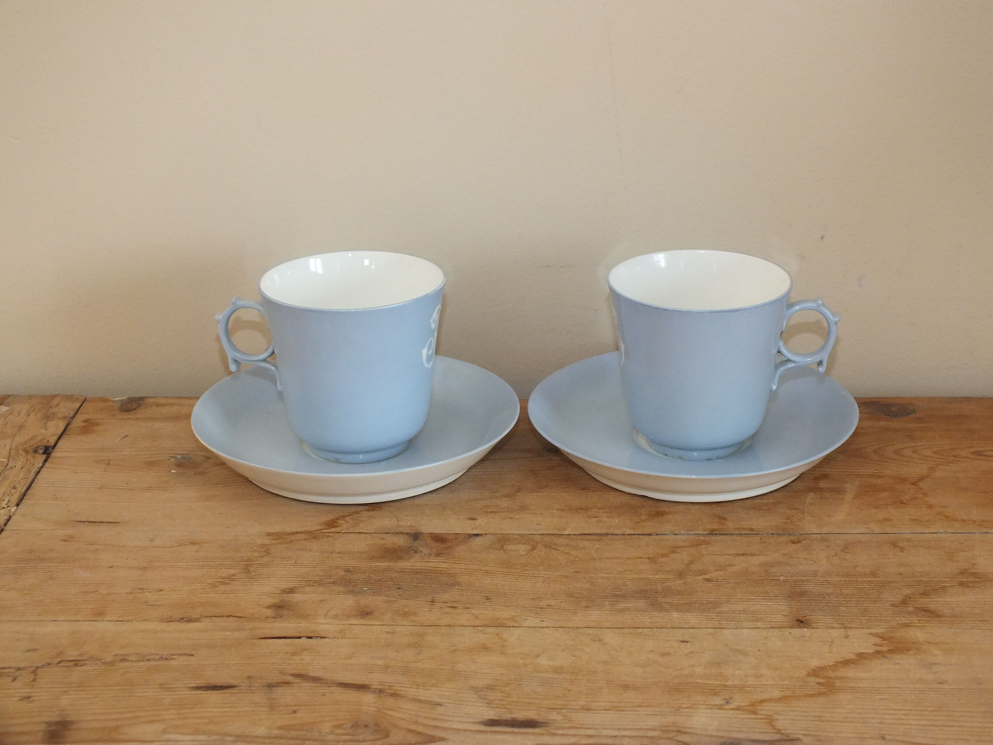 Pair of cups in porcelain de Sèvres XIXth