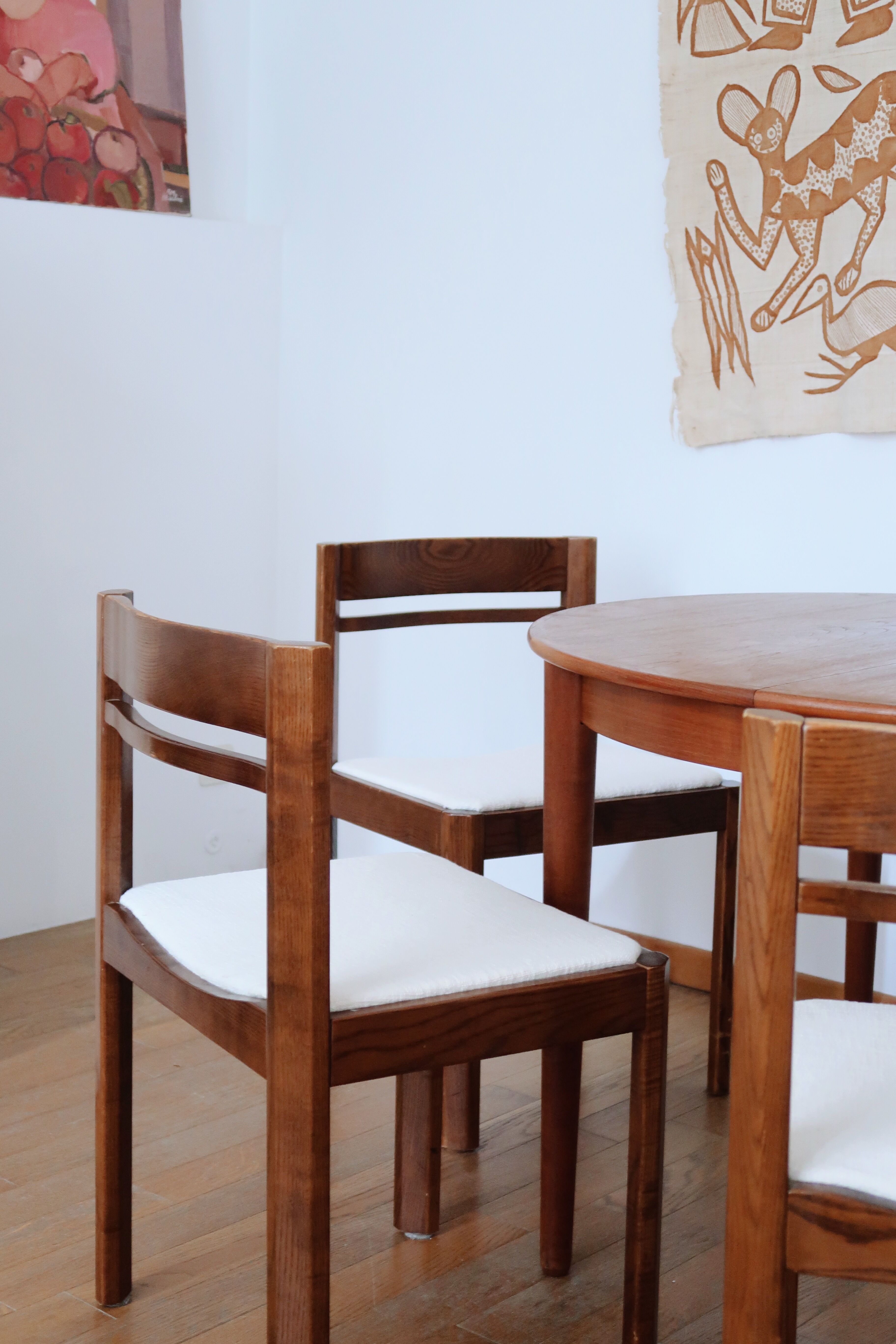 4 modernist cream chairs