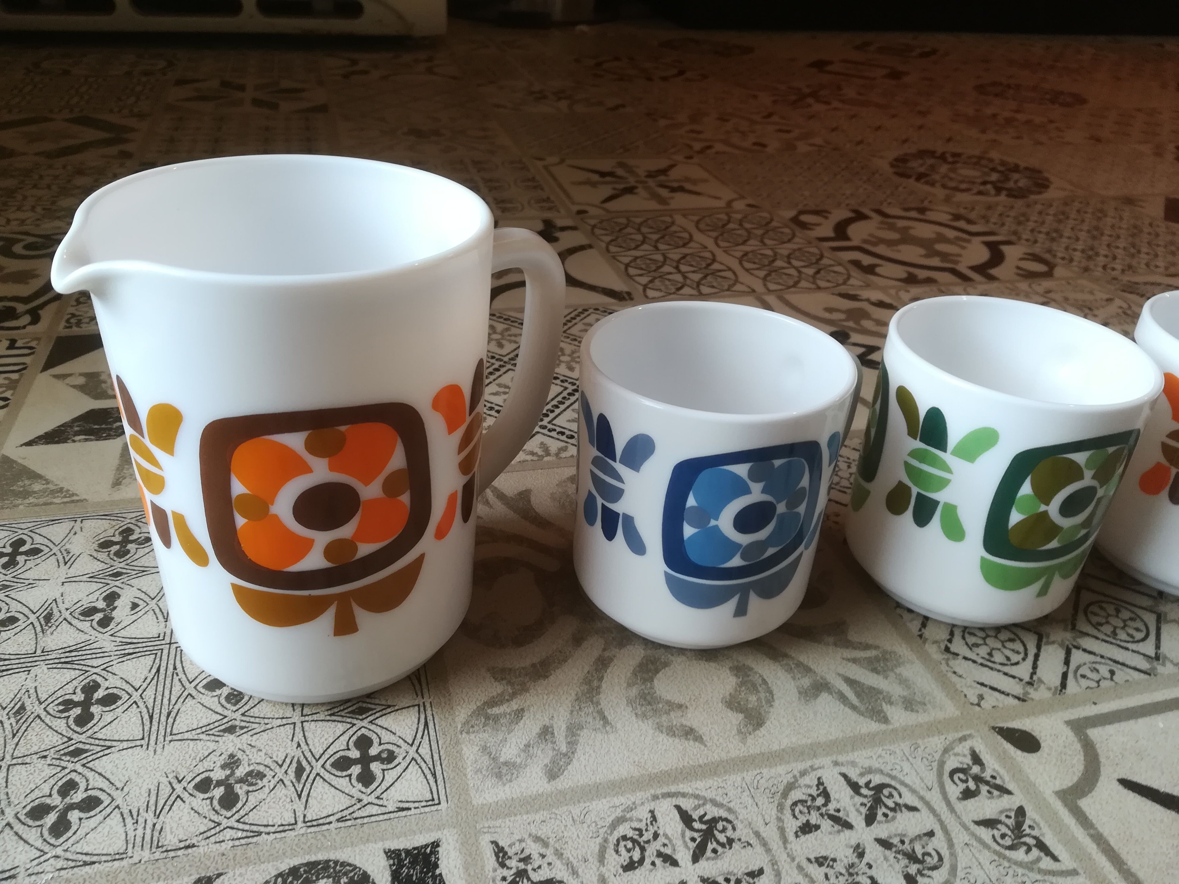 Mobil mugs and vintage pitcher in arcopal