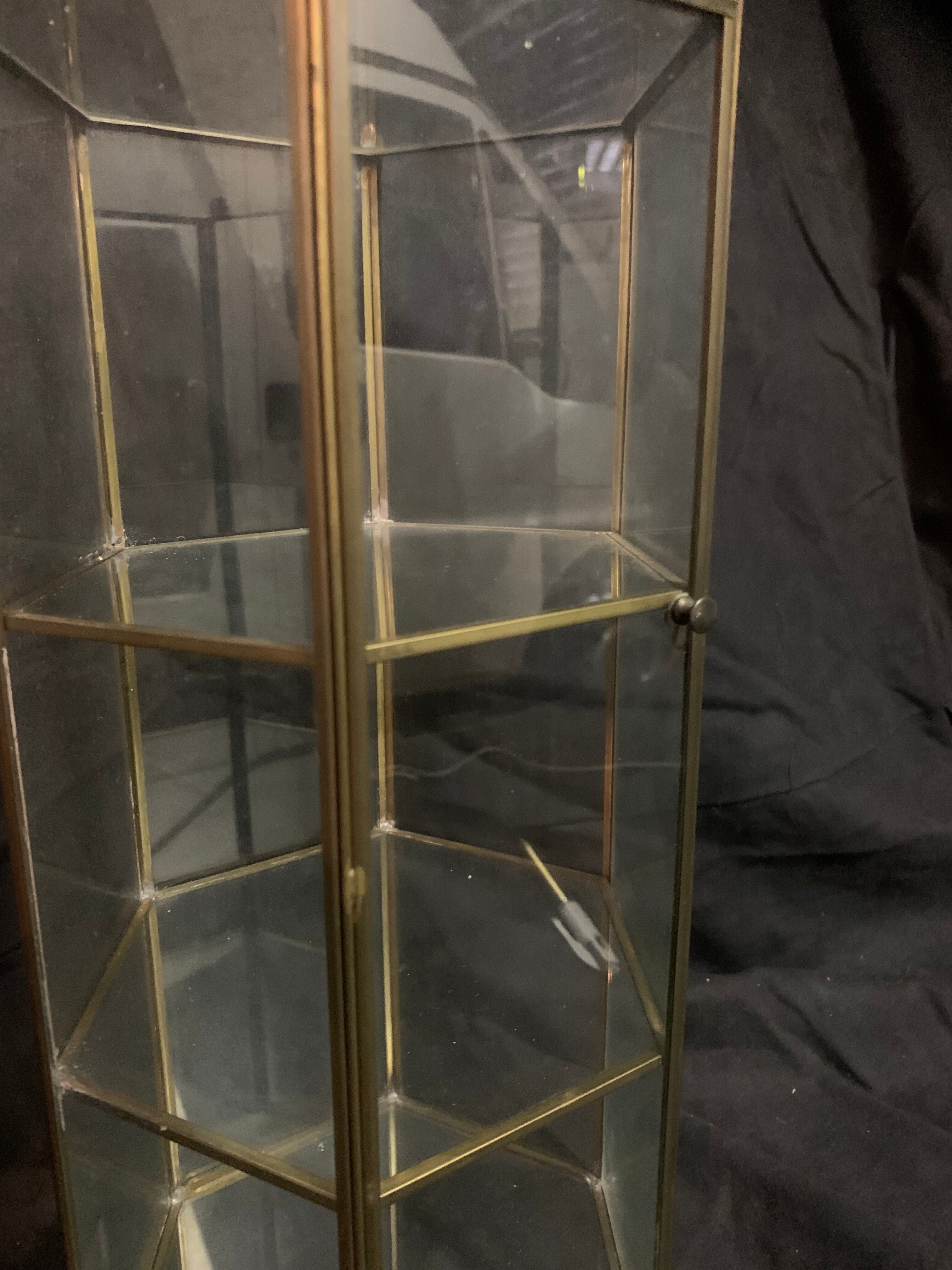 Hexagonal showcase for collectibles