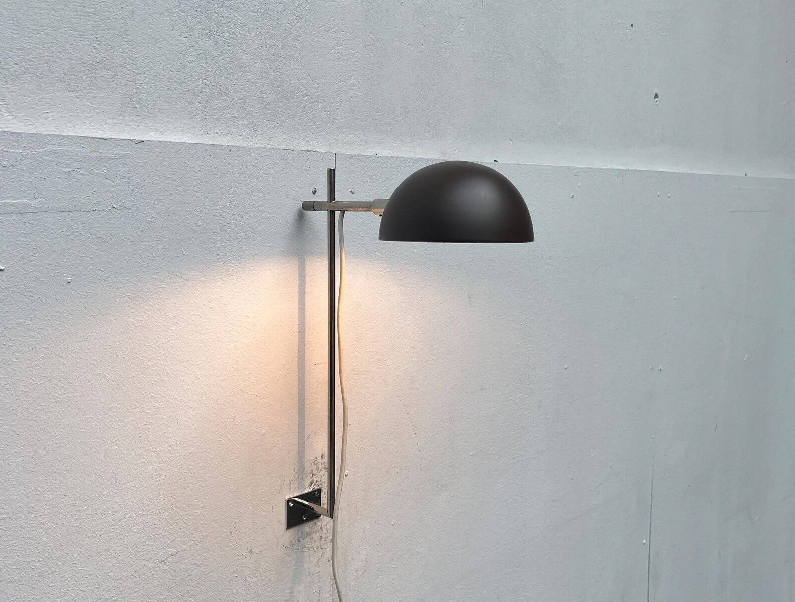 Mid-century modern minimalist German wall lamp by Beisl, 1960s.