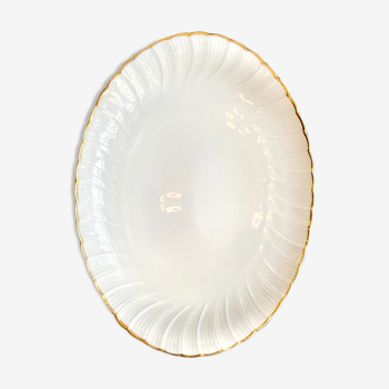 Plat ovale en porcelaine de Limoges blanche et dorée, service Verlaine