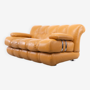 Two seater sofa Leather 1970s Italy