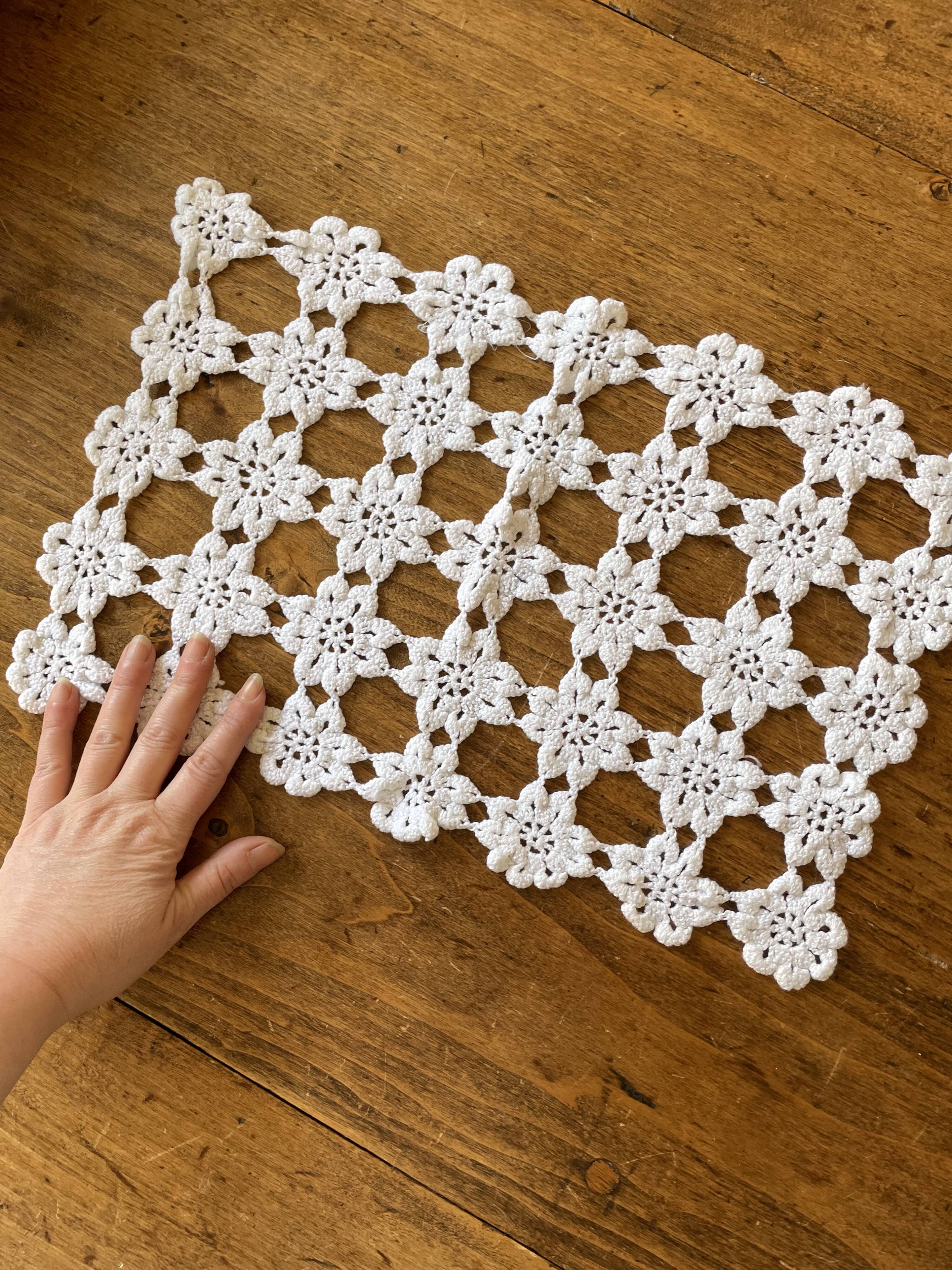 1 crochet doily, rectangular, old vintage