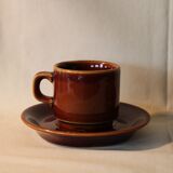 Vintage bistro teapot and two cups