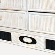Une commode à 6 tiroirs, France, années 80.