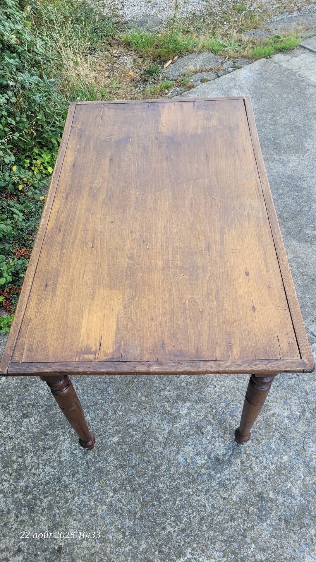 Farm table