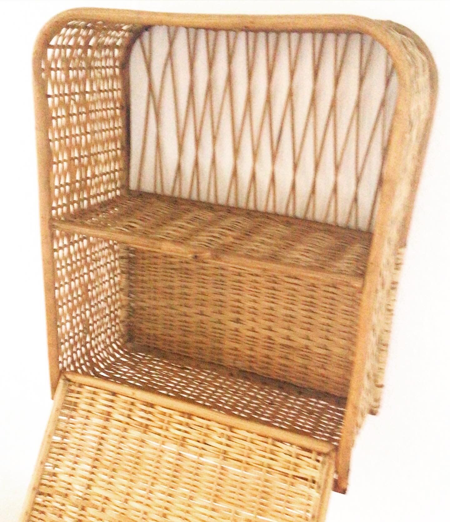 Blond rattan shelf 1960