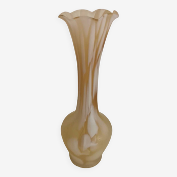 Soliflore opaline vase