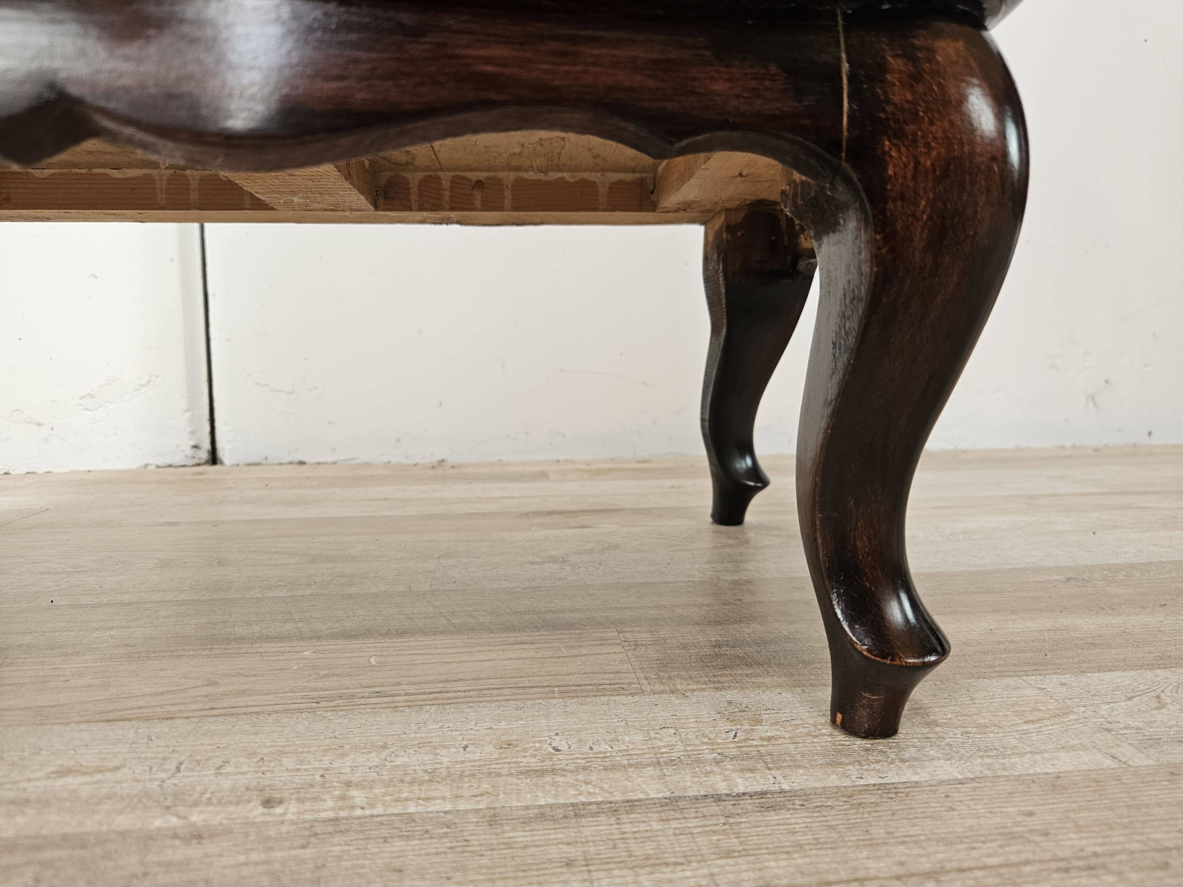 Pair of 1940s Chippendale bedside tables in walnut burl