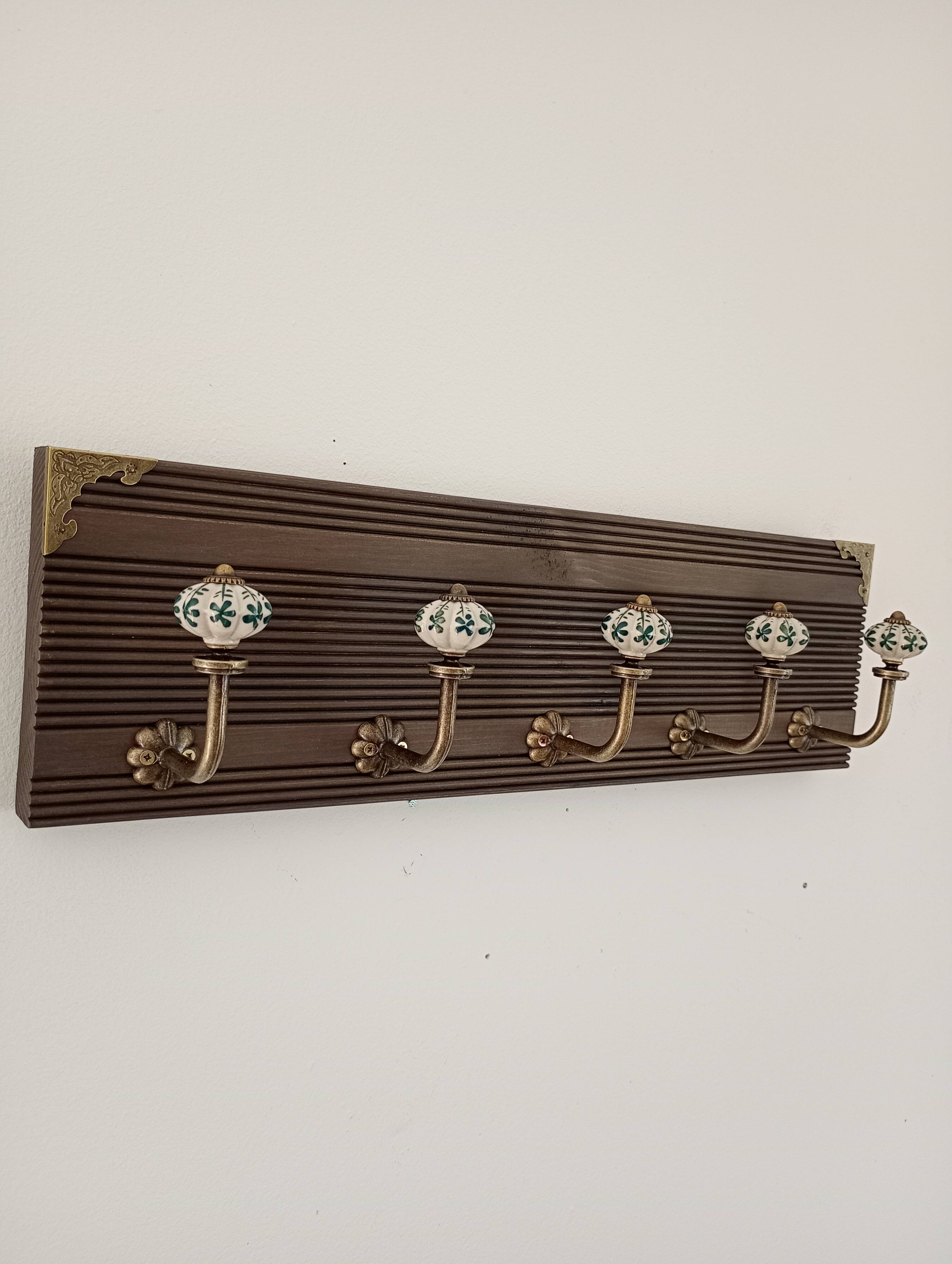Vintage wall coat rack with 5 ceramic hooks and floral patterns, 50 cm.