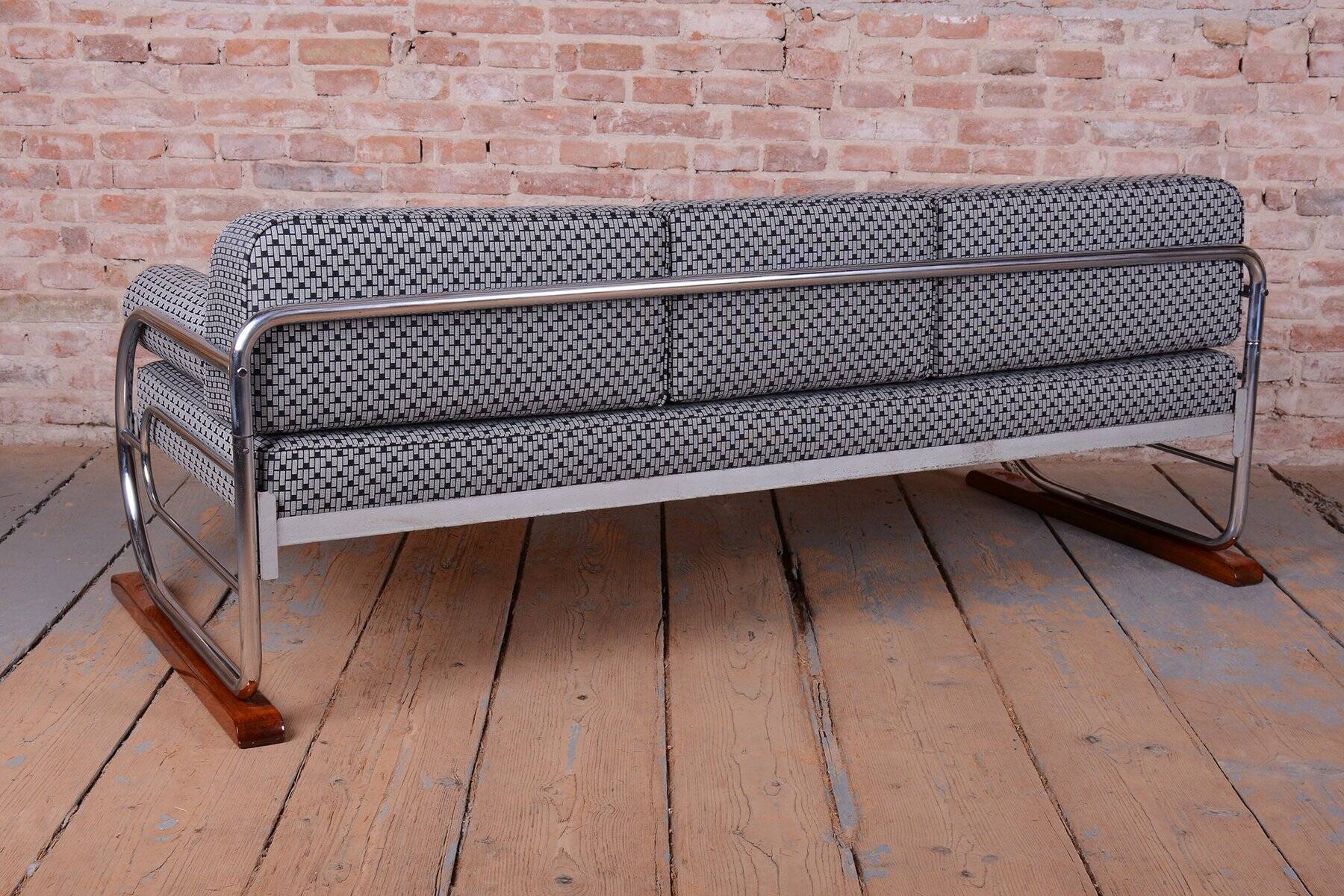 Bauhaus Sofa in Chrome and Beech from Robert Slezak, Czech, 1930s