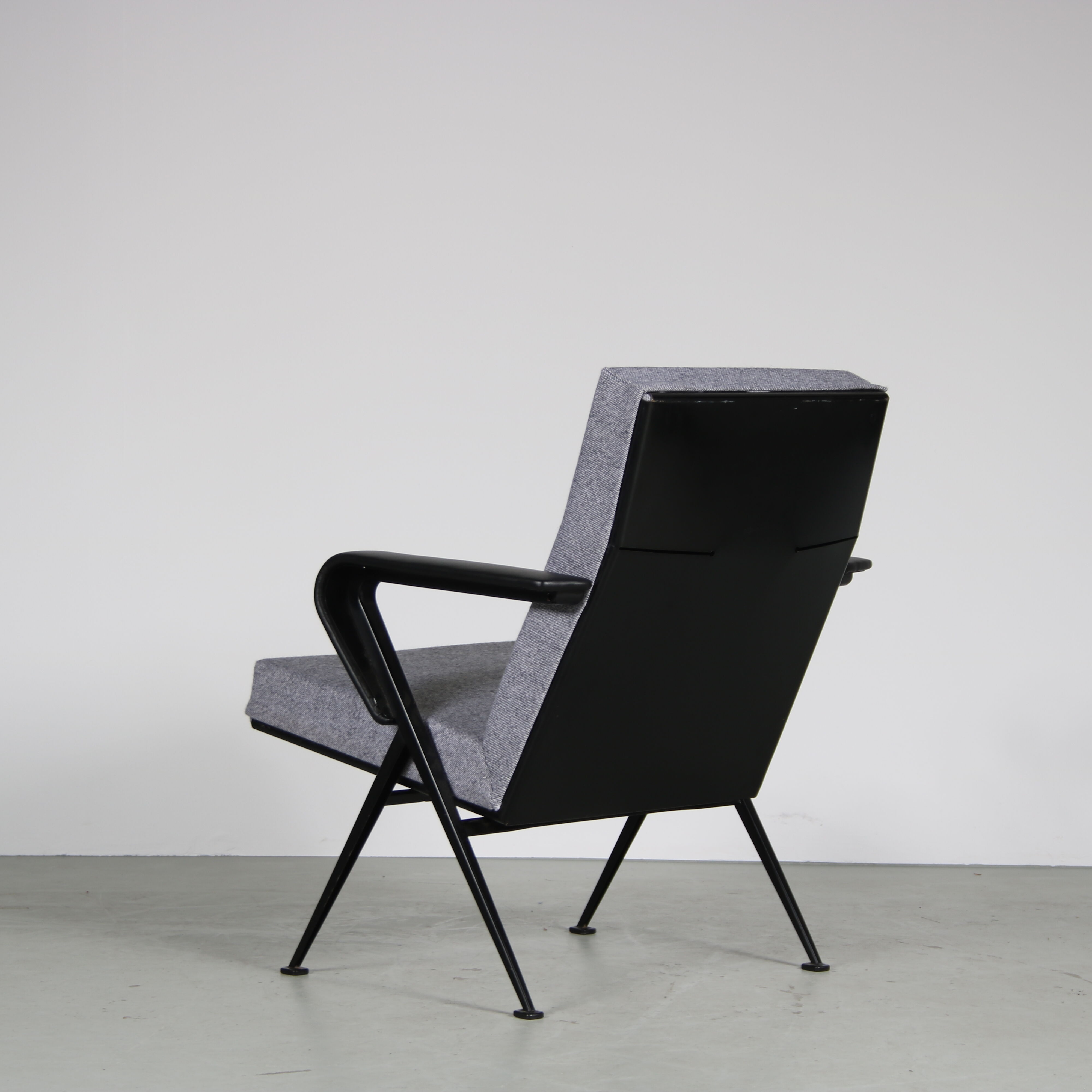 “Repose” Chair by Friso Kramer for Ahrend de Cirkel, Netherlands 1960