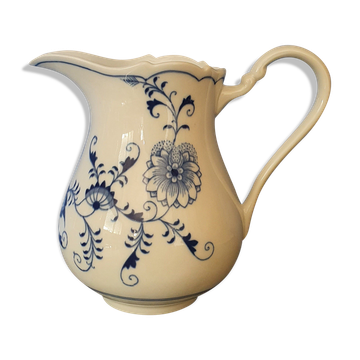 Pichet en porcelaine