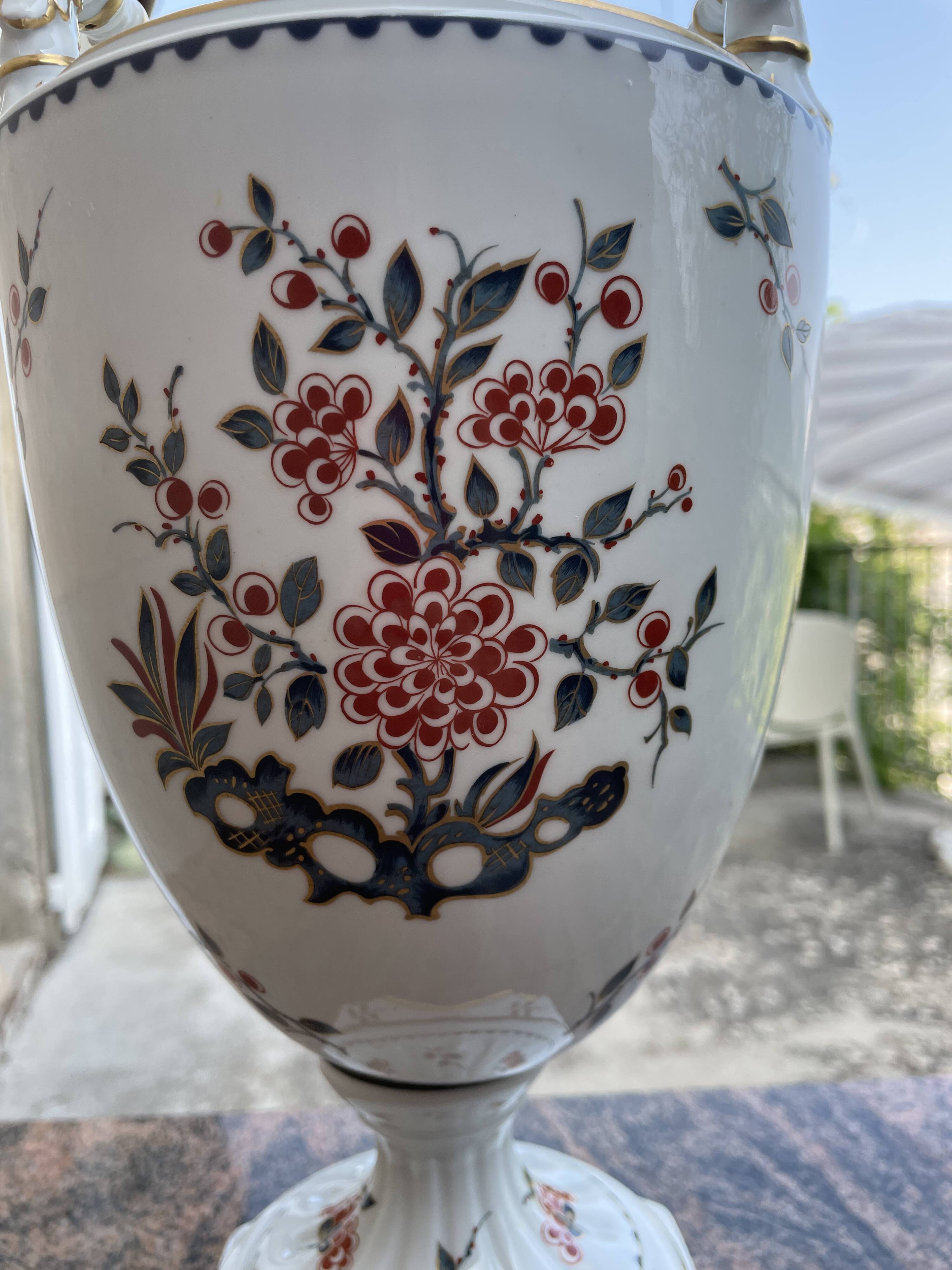 Important Paris porcelain lamp base