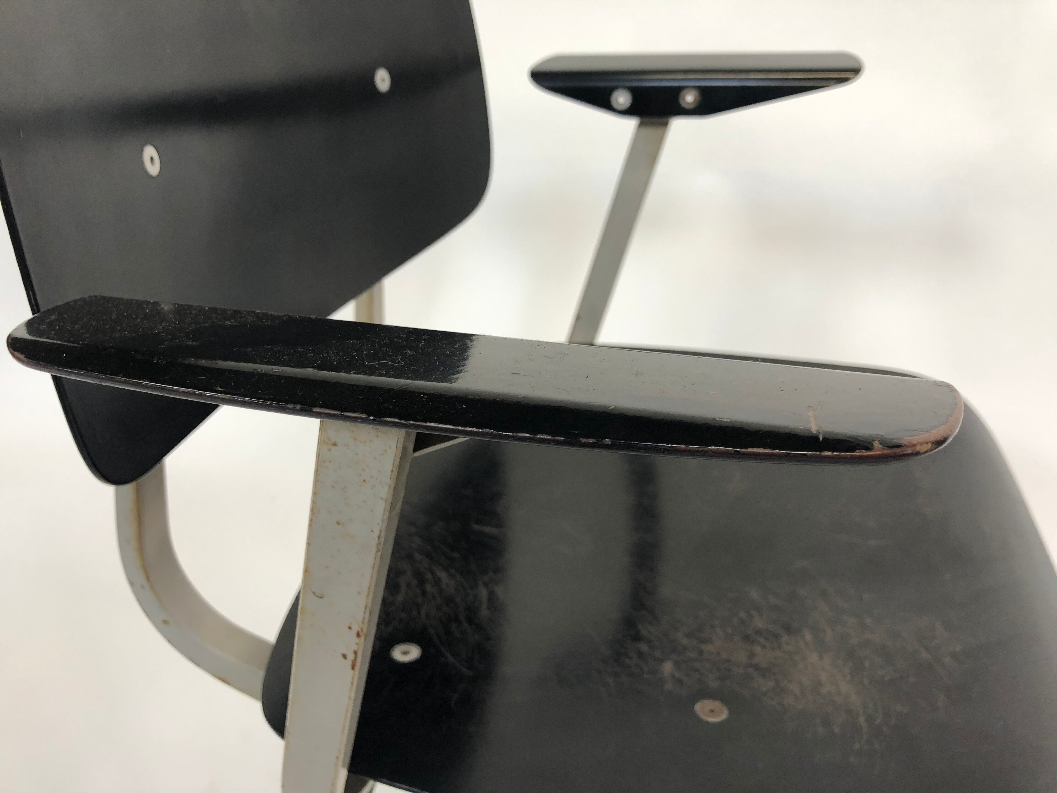 Set of 4 Revolt chairs by Friso Kramer