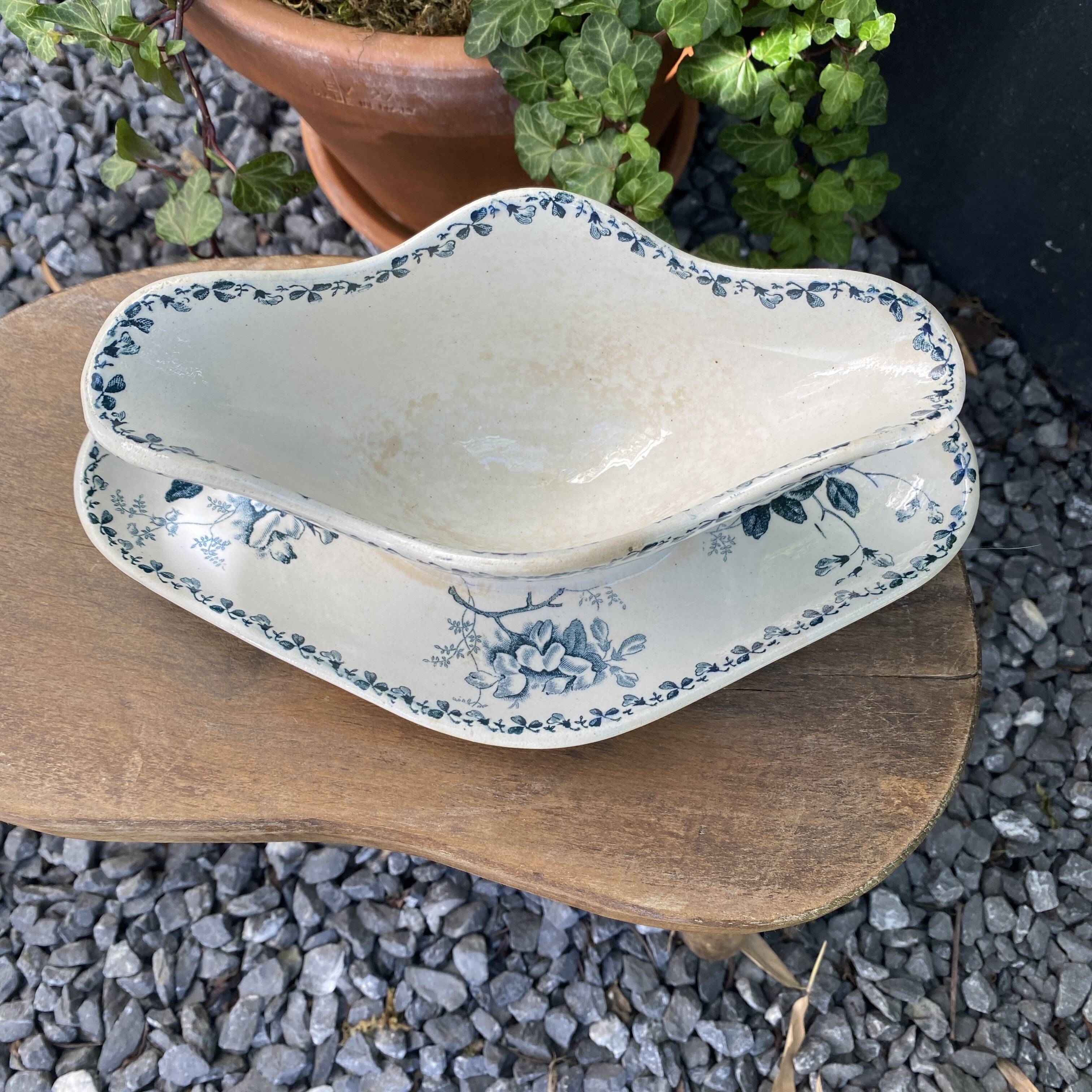 Ironstone sauce boat St Amand