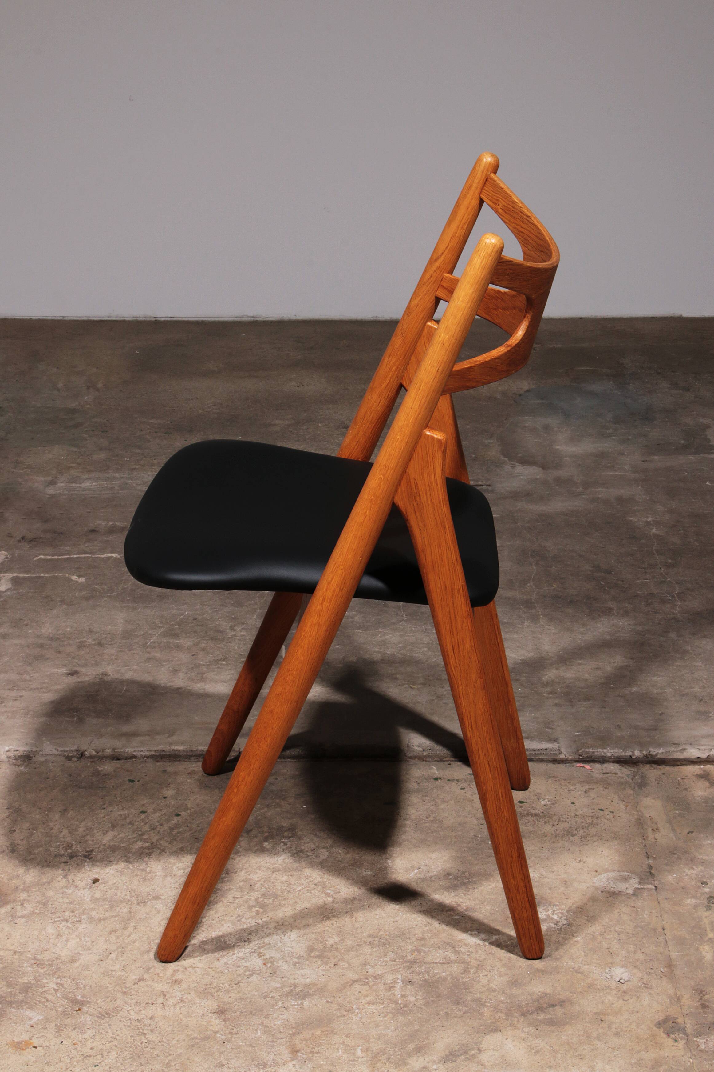 Complete Dining Room Set: 8 Teak CH-29 Sawbuck Chairs & AT 310 Table