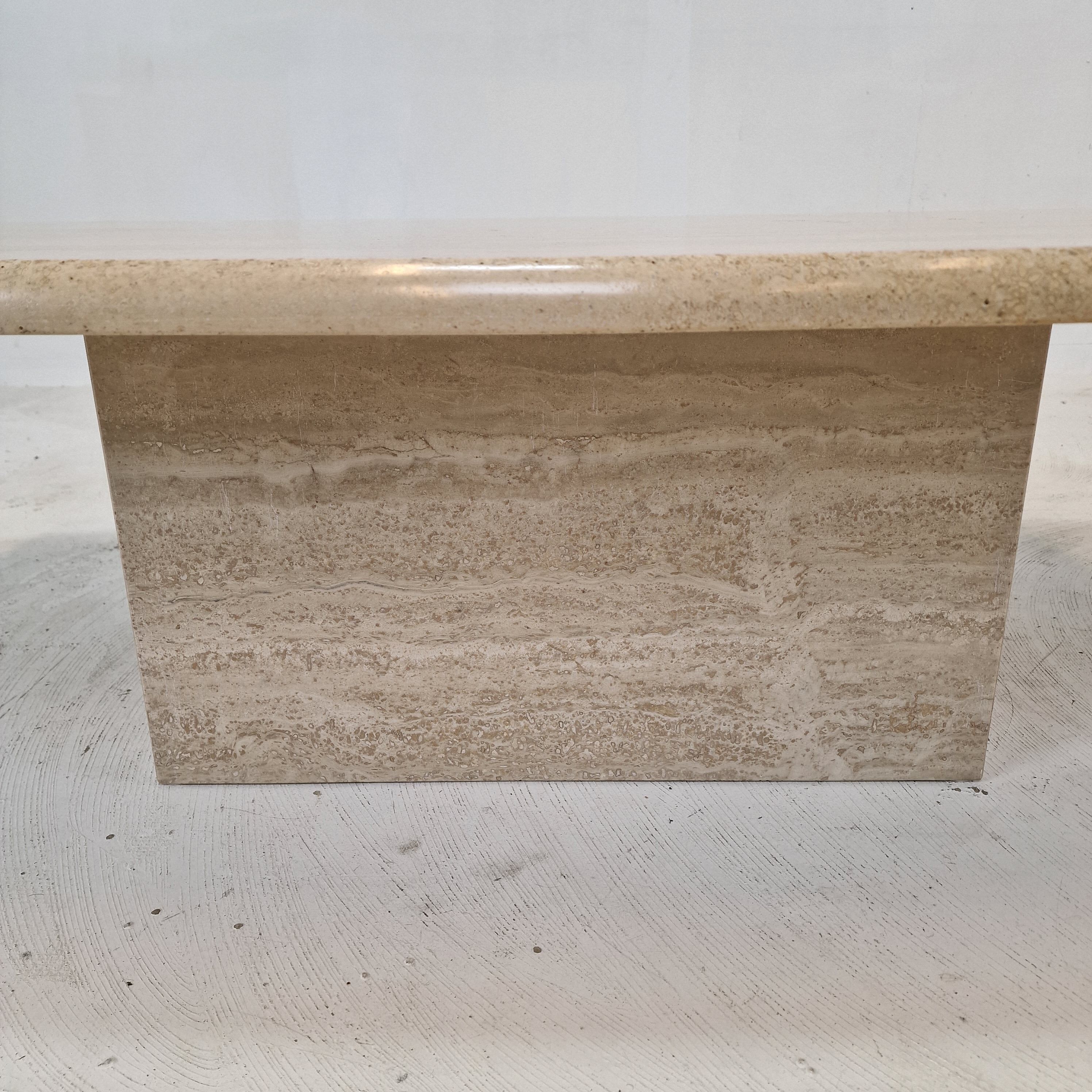 Italian coffee table in travertine, 1980s