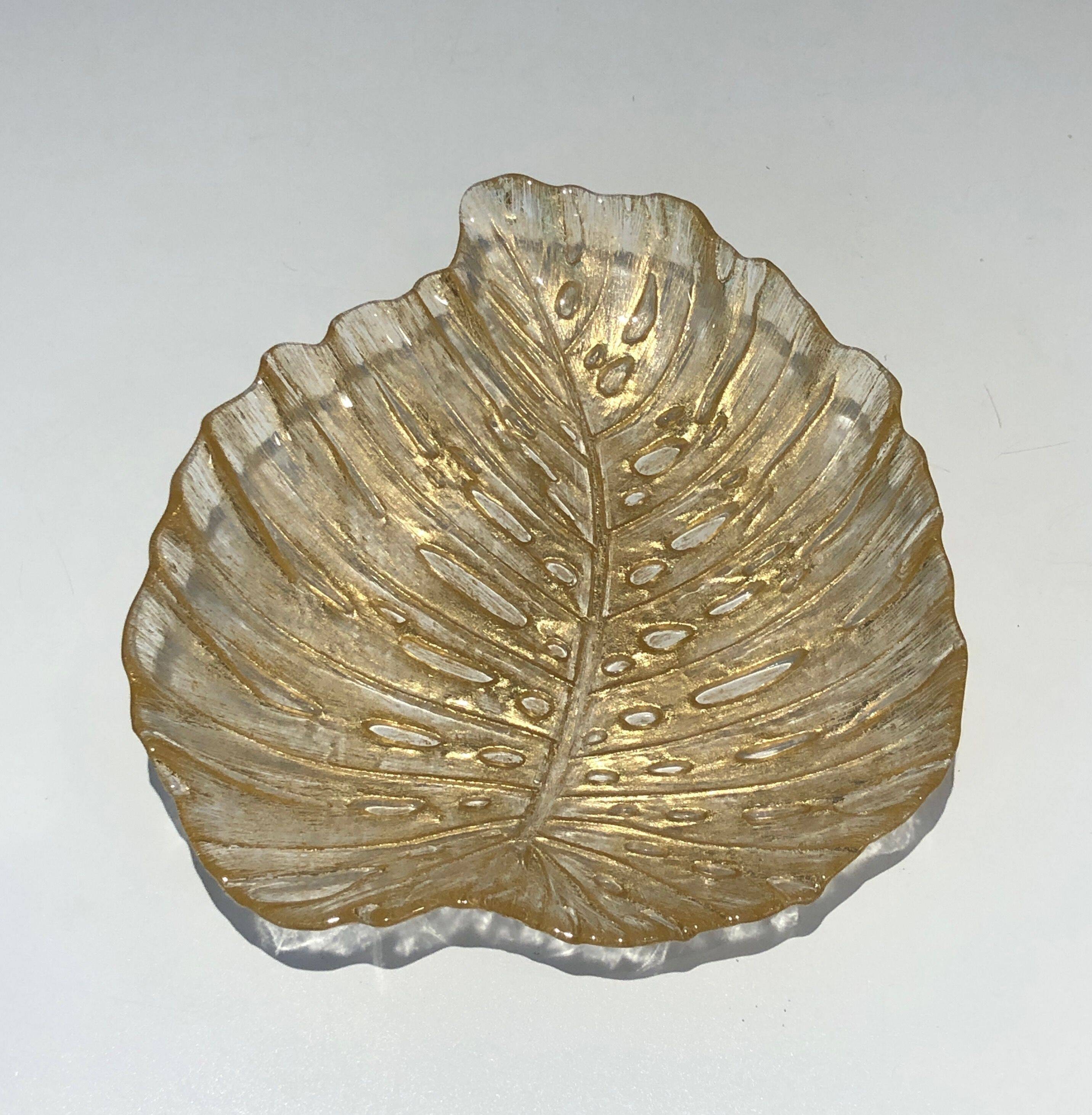 Leaf-shaped ashtray in Murano crystal