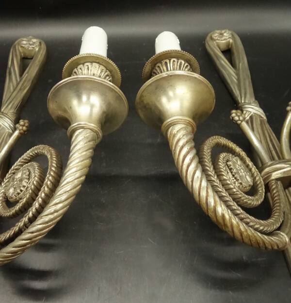 Paire de grandes appliques aux rubans style Louis XVI