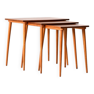 Ensemble de trois tables gigognes