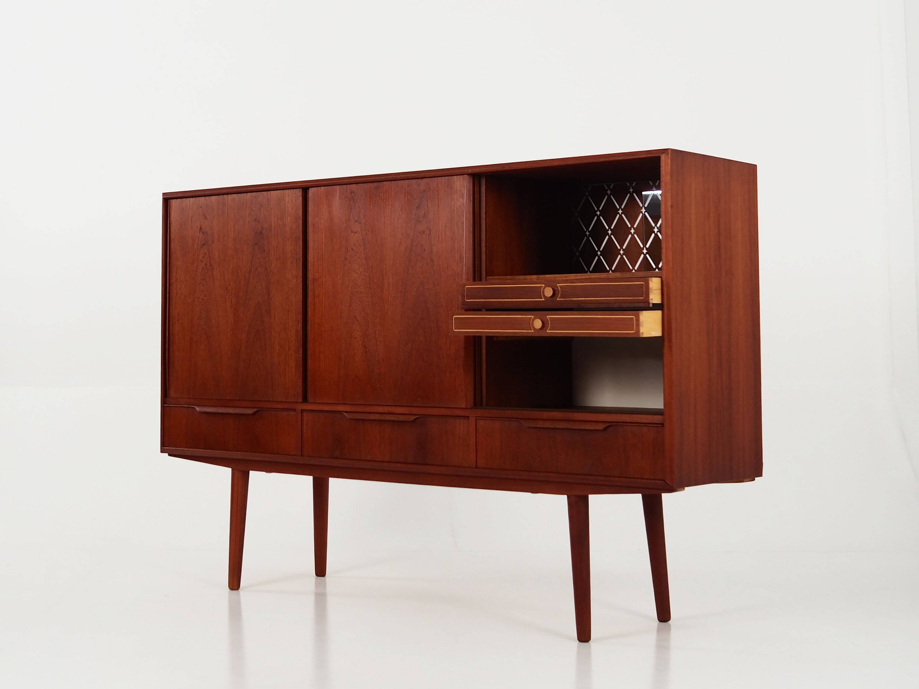 Buffet haut en teck, design danois, années 1960, designer : EW Bach